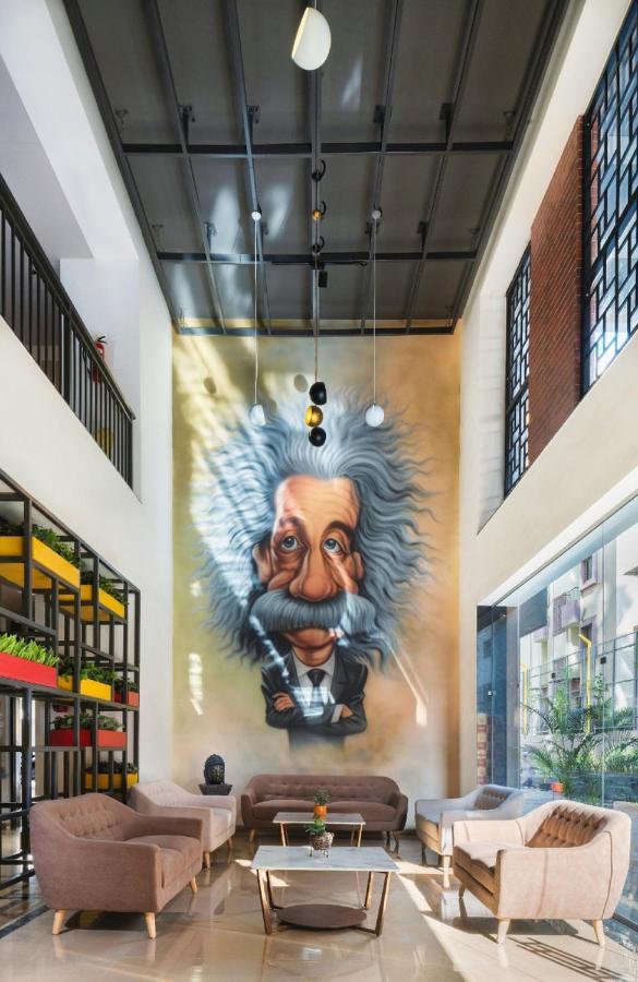 Couch & Cheese Homestel The Most Luxurious Hostel For Working Professionals & Students Pune Eksteriør billede
